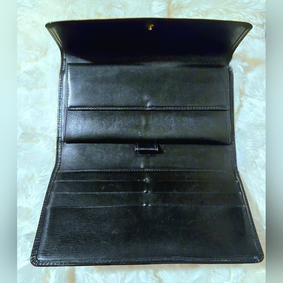 Louis Vuitton Epi Leather Long Wallet - Picture 7 of 12